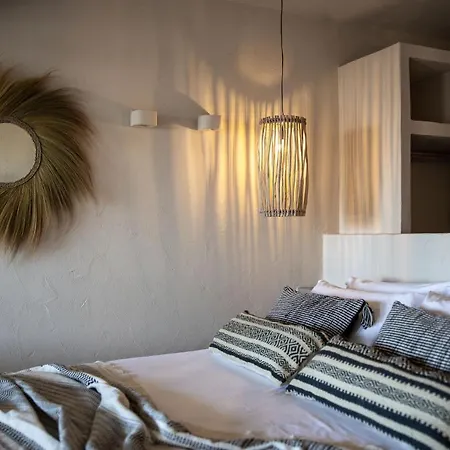 Seesoo Paros Beachfront Luxury Hideaway (adults Only) Hotel