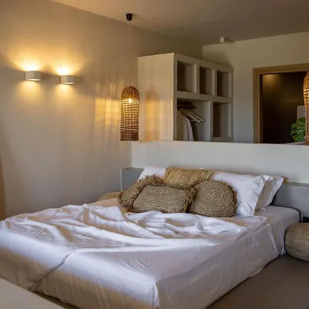Seesoo Paros Beachfront Luxury Hideaway (adults Only) 4*