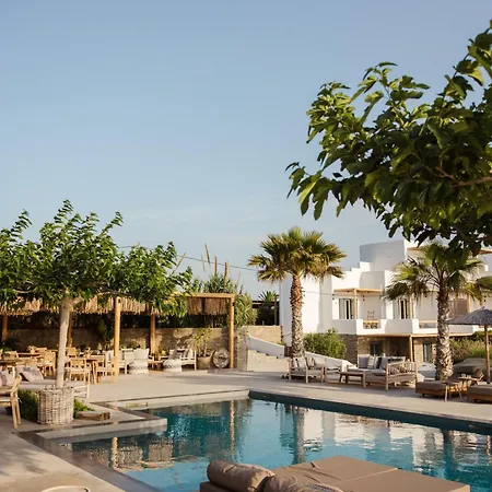 Seesoo Paros Beachfront