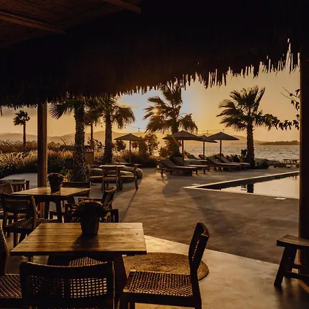 Seesoo Paros Beachfront Luxury Hideaway (adults Only) Hotel 4*