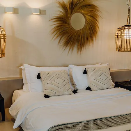 Seesoo Paros Beachfront Luxury Hideaway (adults Only)