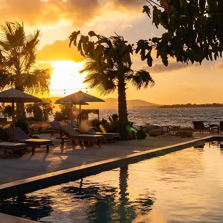 Seesoo Paros Beachfront Luxury Hideaway (adults Only)